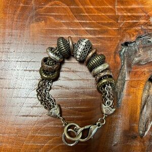 Elegant Multi-Tone Chain Bracelet